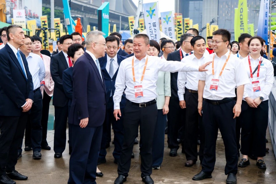 2025 CICEE | 银河集团9873cm智能实力闪灼2025长沙国际工程机械展