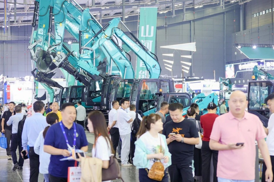 2025 CICEE | 银河集团9873cm智能实力闪灼2025长沙国际工程机械展