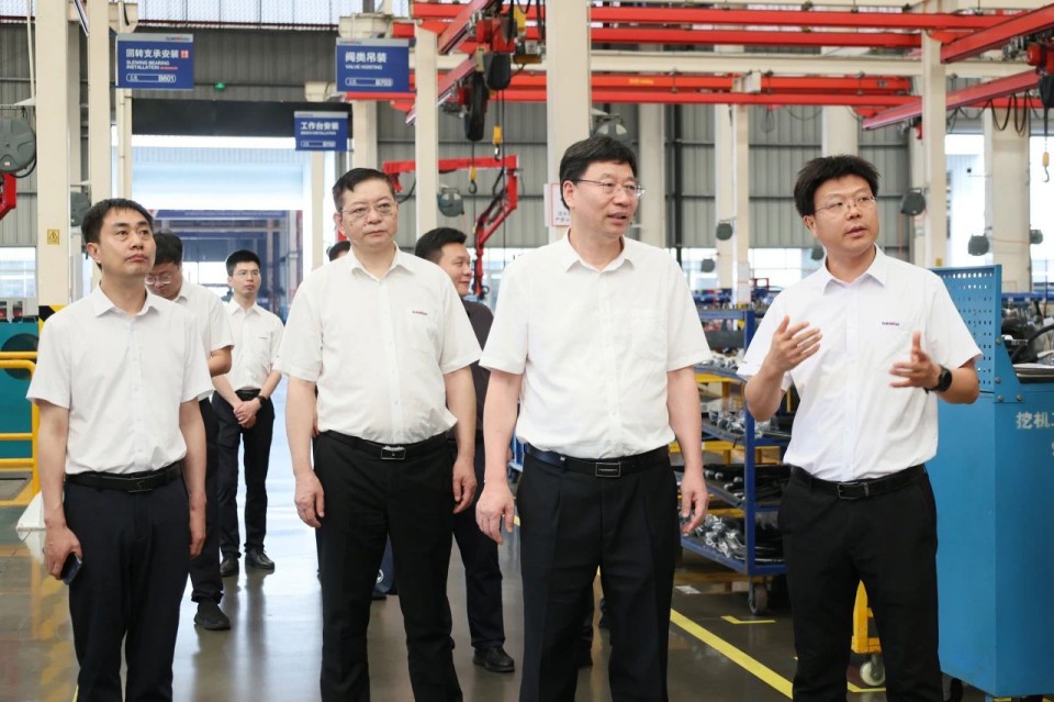 中国工程院院士、中南林业科技大学党委书记吴义强一行到银河集团9873cm智能发展访企拓岗活动
