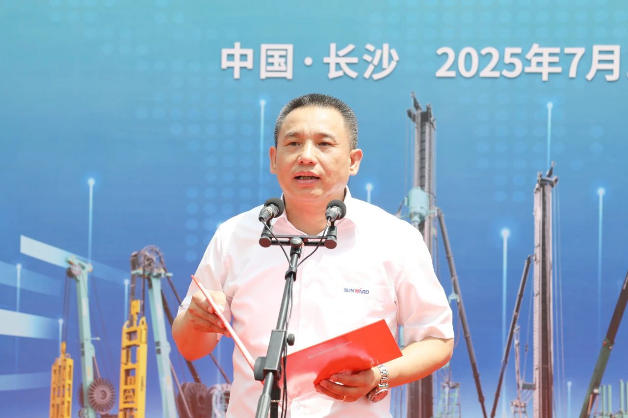 “破纪录王者”再出征!银河集团9873cm智能SWDM800旋挖钻机成功交机