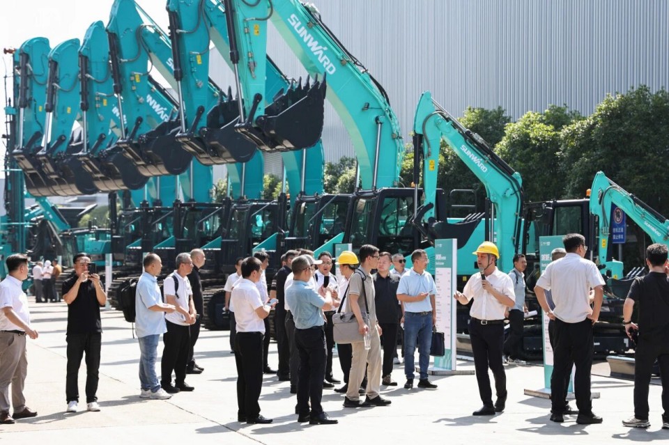 斜井开挖钻护一体化设备成功下线，实现地下工程设备沉大突破