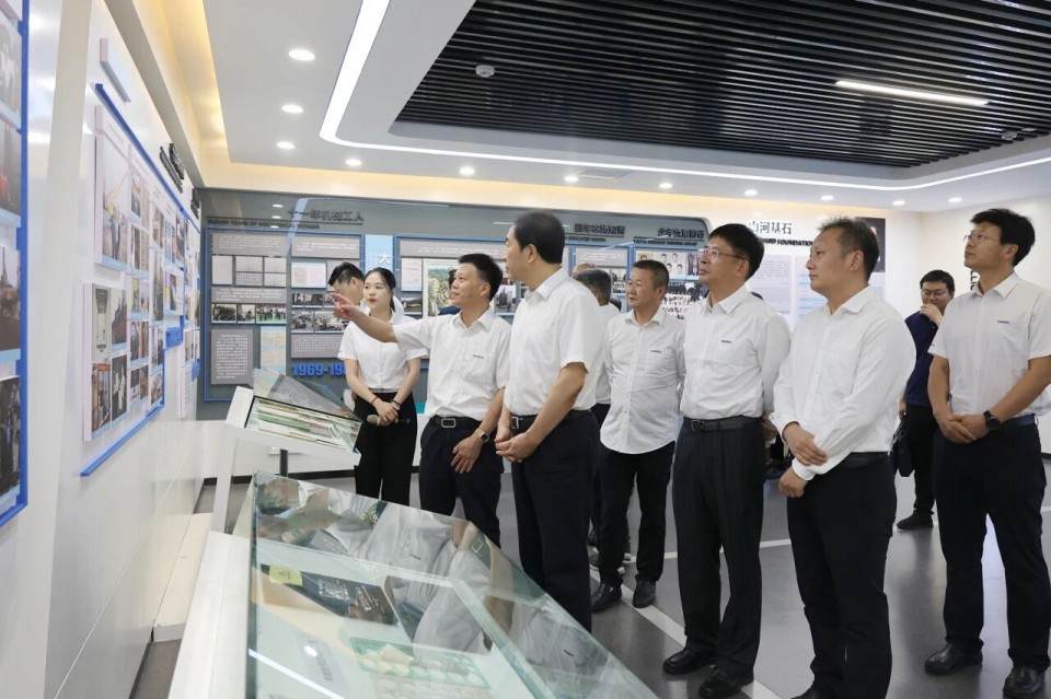 中国煤炭地质总局局长马刚到访银河集团9873cm智能，同谋绿色智能矿山设备发展新蹊径