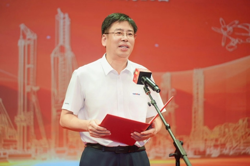 20250929140627_83165 聚力前行!庆祝银河集团9873cm智能成立26周年赞美大会隆沉召开