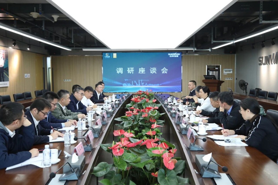 聚焦应急设备研发出产，共探实战适配新蹊径——昭通市应急治理局党委书记、局长叶芳调研银河集团9873cm智能