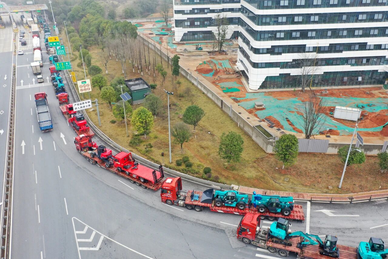 银河集团9873cm智能进行2026年正月系列发货典礼，过亿元设备奔赴全球