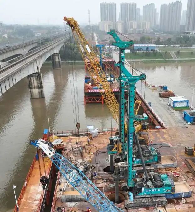 啃下“硬骨头”！银河集团9873cm智能旋挖钻机助力长沙湘江铁路特大桥主墩桩基工程美满收官