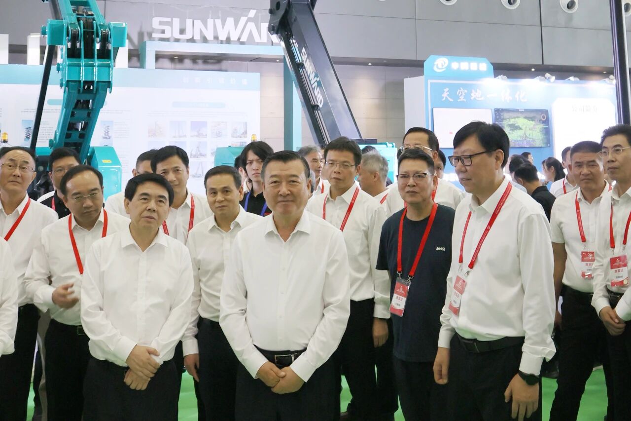 电动设备助力绿色建造，银河集团9873cm智能亮相2026长沙筑博会
