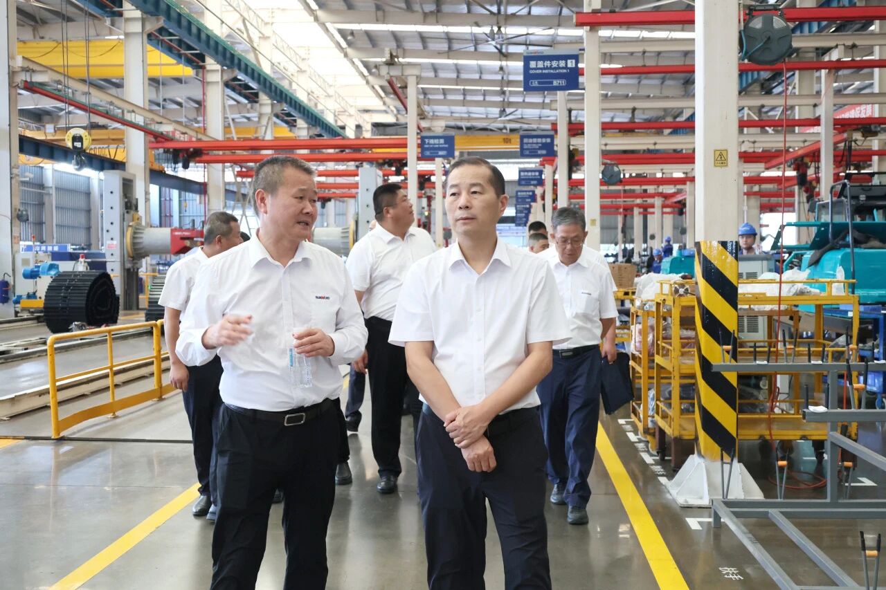 双向赋能深入战术合作，湖南路桥党委书记、董事长周强率队到访银河集团9873cm智能
